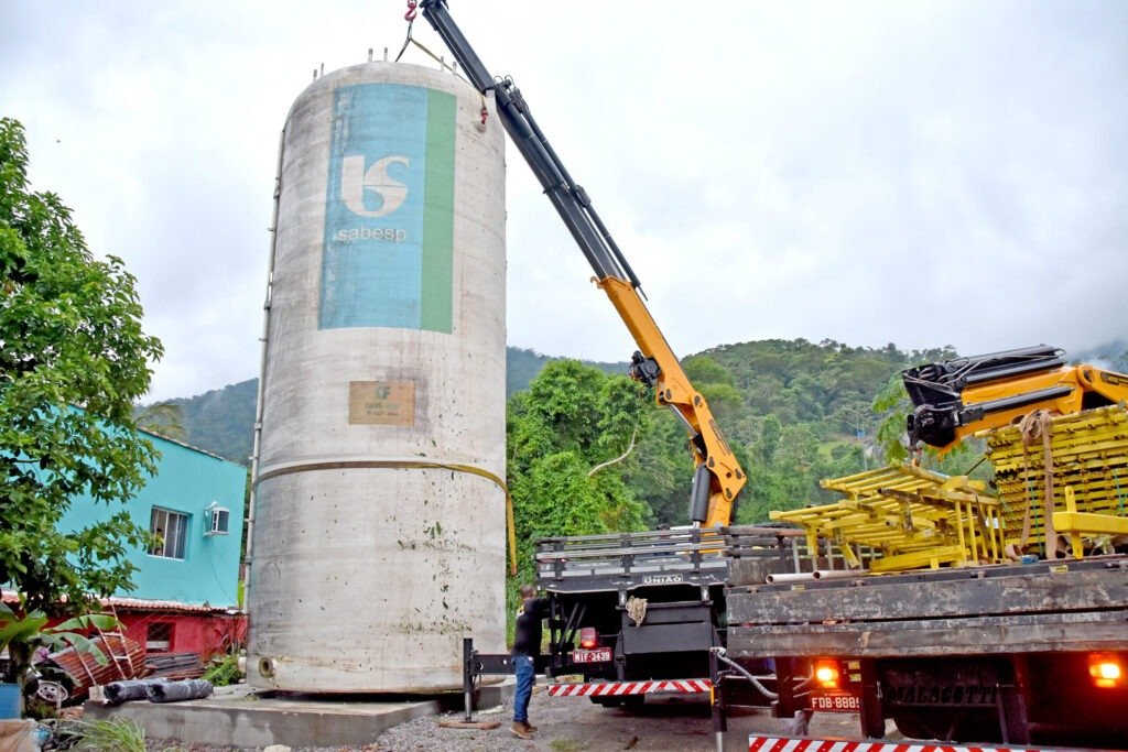 Novos reservatórios reforçam abastecimento de água no sul de Ilhabela