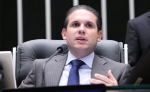 Bancadas anunciam apoio à reeleição de Hugo Motta em 2026