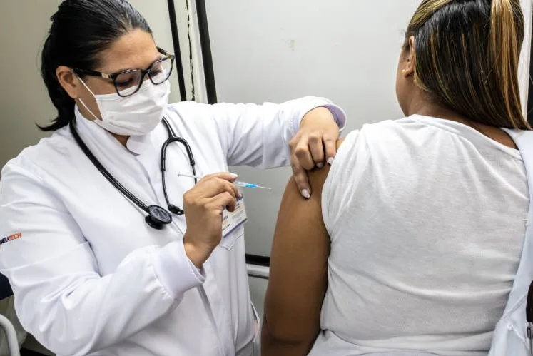 Vacina Adjuvada Contra Gripe: Butantan Busca Voluntários Idosos